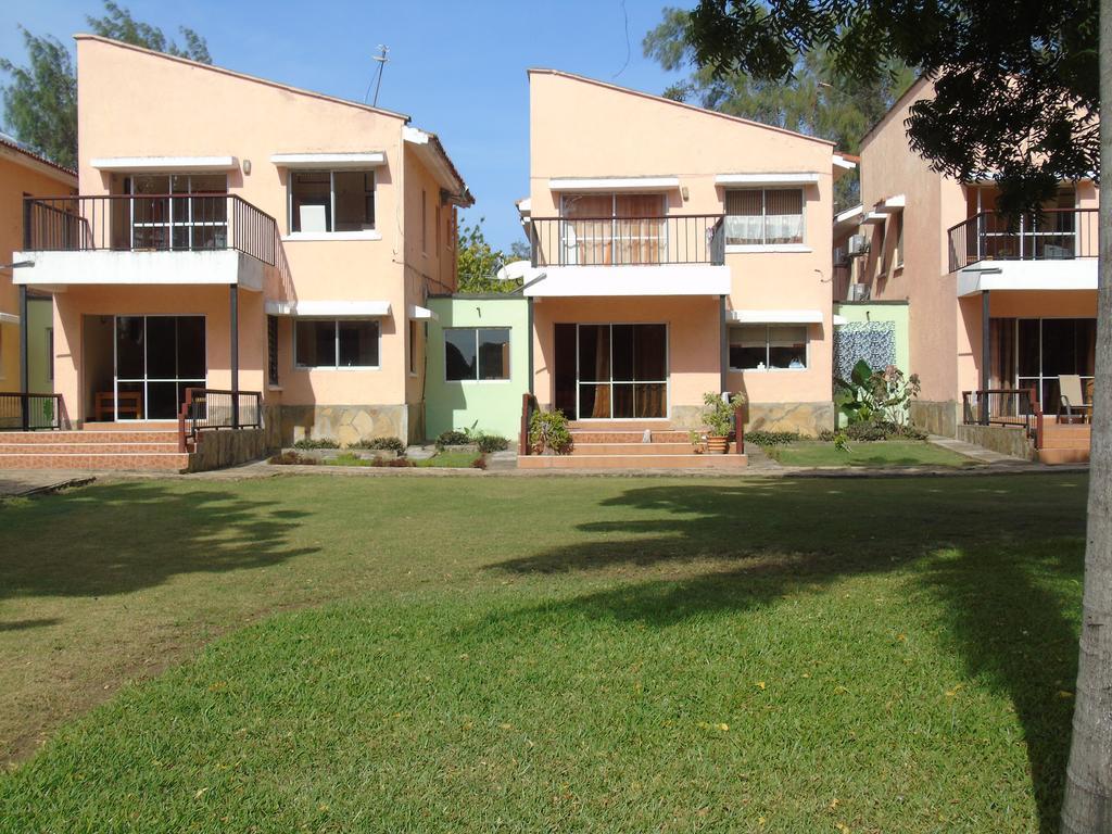 Makwetu Villas Mombasa Exterior photo