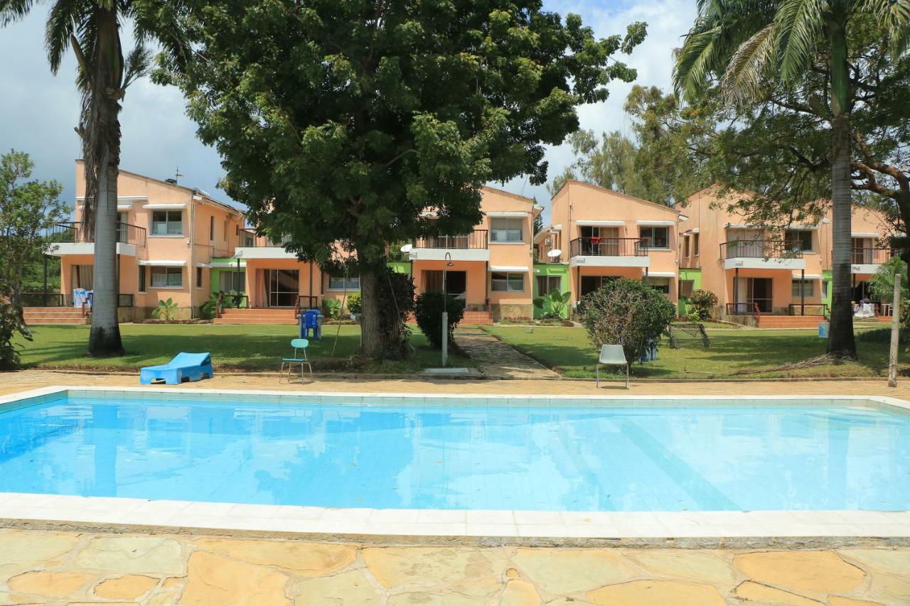 Makwetu Villas Mombasa Exterior photo